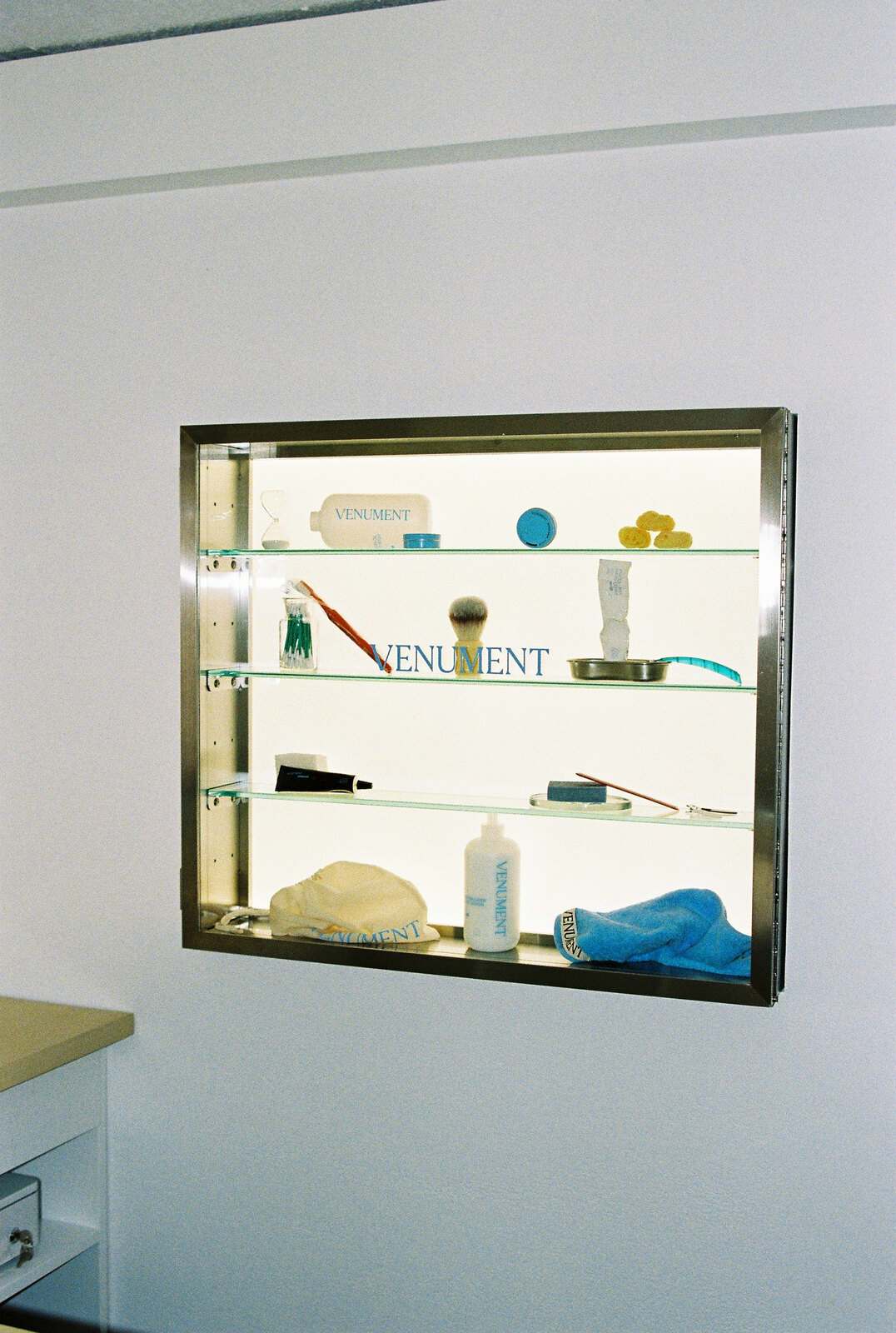VENUMENT brand world
